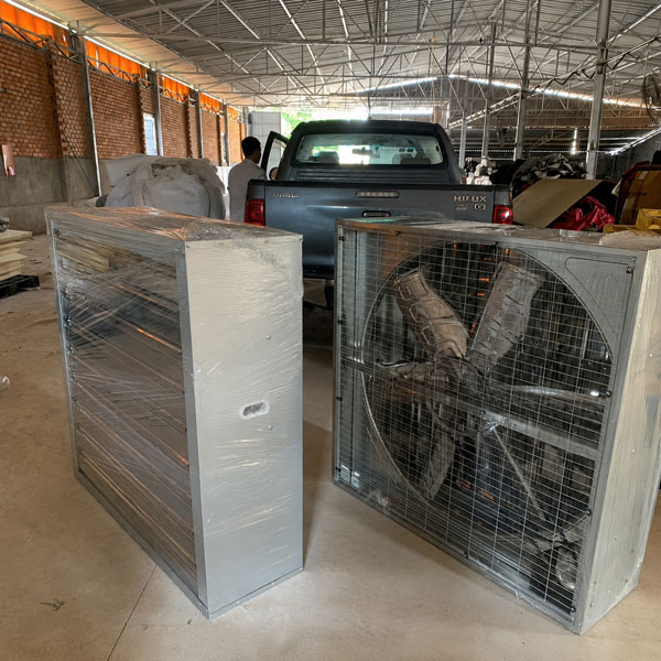 quạt hút công nghiệp 900x900